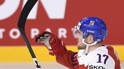 Dvacetiletý obránce Filip Hronek je novou tváí hokejové reprezentace. Proti...