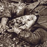 Zohavené tělo Františka Kodeta, jedné z oběti nacistického vražedného řádění.