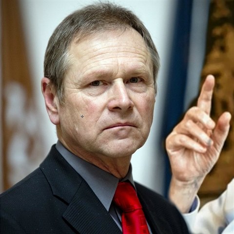Generál Šedivý konstatuje, že Miloš Zeman  poškodil bezpečnost státu.