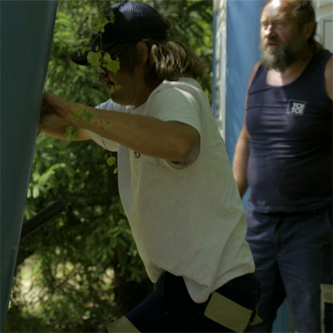 Utajen� ��f to nem�l snadn�.