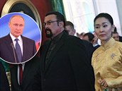 Steven Seagal se svou enou na inauguraci prezidenta Vladimira Putina.