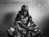 Winnie (23) drí dceru, zatímco se schovává u píbuzných, v Yaoundé, v...