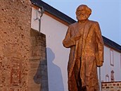 V Trevíru odhalili nadivotní sochu Karla Marxe.