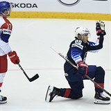 Američan Patrick Kane slaví vítězný gól ve čtvrtfinále mistrovství světa. Čech...