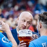 Ředitel Plzně Adolf Šádek se při oslavách fotbalového titulu ukázal jako...
