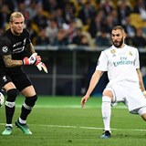 Brank Liverpoolu Loris Karius nabdl prvn gl finle lenou chybou Karimu...