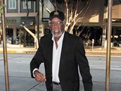 Morgan Freeman se k obvinínm vyjádil a vem obtem se omluvil.