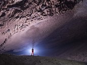 Jeskyn, která se jmenuje Miao Room, se nachází v hornaté oblasti Guizhou v...