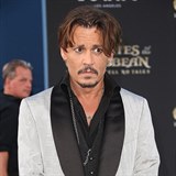 Takhle vypadal Johnny Depp na premie nejnovjho dlu Pirt z Karibiku ani...