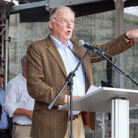 Alexander Gauland bhem projevu.