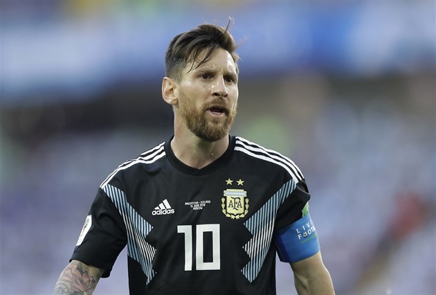 Lionel Messi při zápase jeho Argentiny s Islandem.