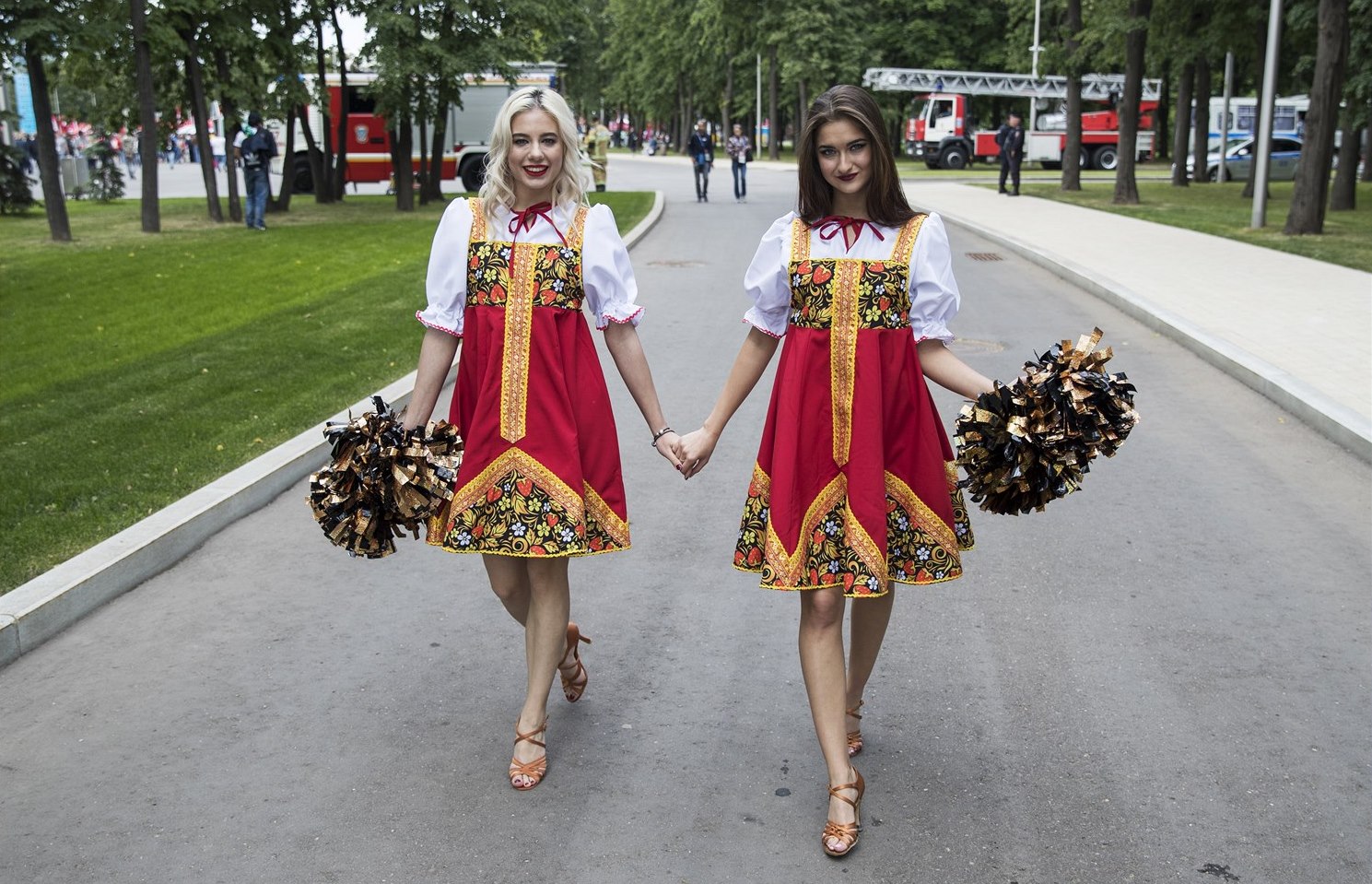 Russian ladies. Traditional Moscow Dress.