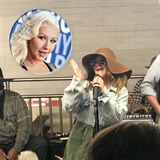 Tajný koncert v přestrojení vystřihli Christina Aguilera a Jimmy Fallon.