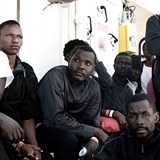 Migranti, kte do Evropy pijeli na lodi Aquarius.