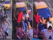 Taxiká v Moskv najel do davu lidí. Sedm z nich zranil.