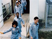 Posádka raketoplánu Challenger byla ped nástupem na palubu v dobré nálad....