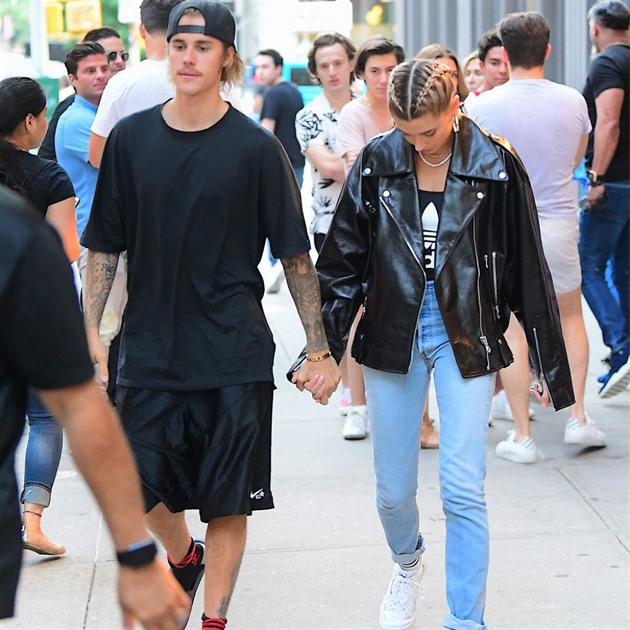 Justin a Hailey vyrazili na veei