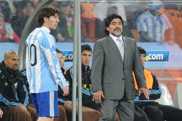 Idol a jeho nástupce. Diego Maradona a Lionel Messi. Maradonovy výroky a...