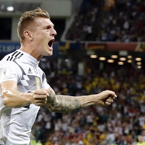 Nmecko udeilo! Toni Kroos dal vdsku na mistrovstv svta vtzn gl v 95....