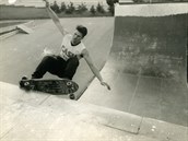 Dokument mapuje zaátky skateboardingu v SSR.