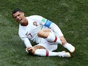 Cristiano Ronaldo vypadá, jako kdyby mu trhali nohu za iva.