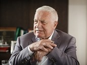 Václav Klaus se stydí za esko.