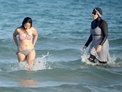 Burkini jsou jediné plavky, v kterých muslimským enám víra dovoluje se koupat.