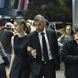 Jakub Železný s neznámou brunetkou na filmovém festivalu v Karlových Varech.