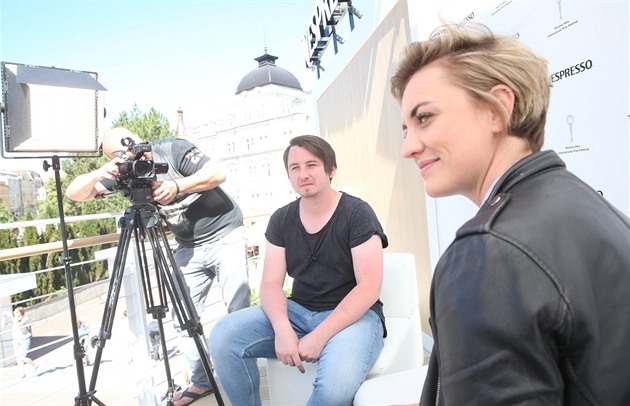  Moderátorka Markéta Kivánková s video editorem redakce Expres. 