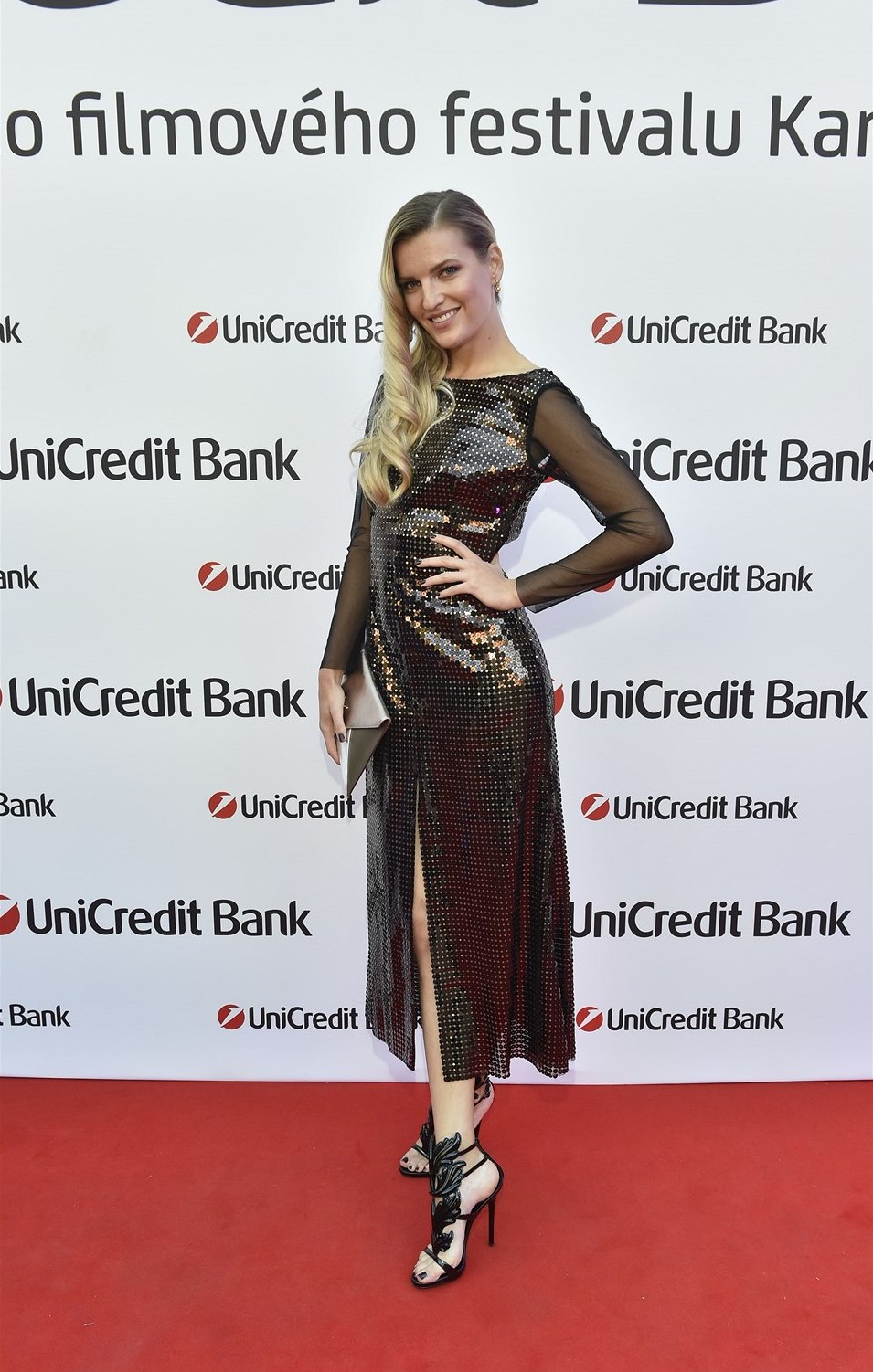 Veronika Chmelov na Unicredit party