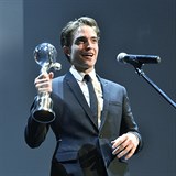 Robert Pattinson si převzal Křišťálový globus za Mimořádný umělecký přínos.