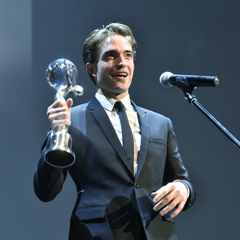 Robert Pattinson si pevzal Kilov globus za Mimodn umleck pnos.