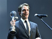 Robert Pattinson si pevzal Kiálový globus za Mimoádný umlecký pínos.