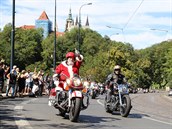 Na Harleyi se Prahou prohnal dokonce i Santa Klaus.