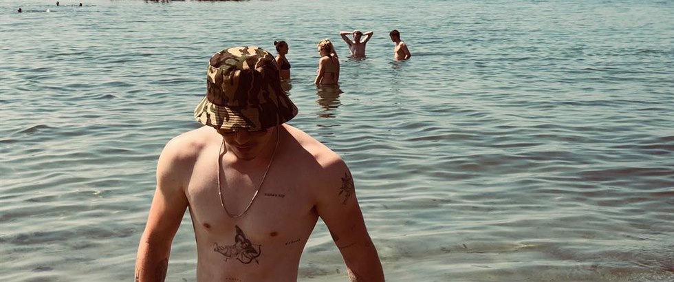 Fotkou z Chorvatska se na svém Instagramu pochlubil Beckhamv nejstarí syn...