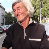 Podle youtuberů je bezdomovec Fanda slušný chlap a peníze si zaslouží.