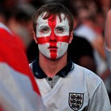 Slzy anglickým fandům rozmazávaly i barevné vlajky na obličeji.