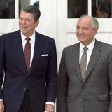 Ronald Reagan s Michailem Gorbačovem.