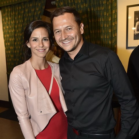 Vojt�ch Bernatsk� s man�elkou Kate�inou