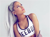 Ariana Grande pro Reebok