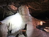 Takhle to vypadá v Amatérské jeskyni v Moravském krasu.