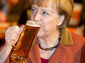 Angela v mládí holdovala alkoholu. Pivo si ráda dopeje i dnes!