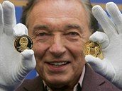 K 75. narozeninám dostal Karel Gott také svoje mince.