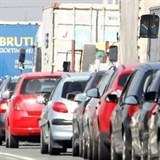 Ministr dopravy Dan Ťok chce zatočit s nadměrnou zátěží českých silnic a...