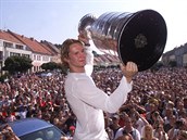 Slavný Stanley Cup vyhrál Patrik Eliá Dvakrát.