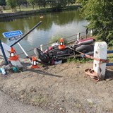 Motork i spolujezdec skonili po nehod v Kolodjch nad Lunic v ece.