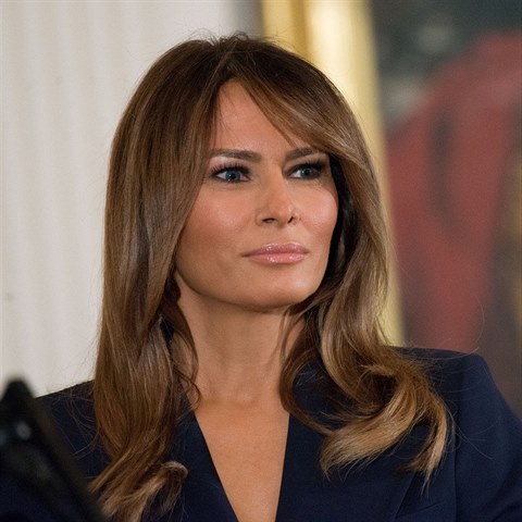 Kr�sn� prvn� d�ma Melania Trump