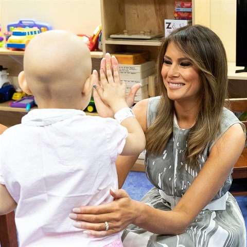 Melania Trumpov� zalo�ila iniciativu Be Best a pom�h� nemocn�m a znev�hodn�n�m d�tem.