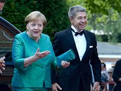 Krachuje snad Angele Merkelové manelství s Joachimem Sauerem?