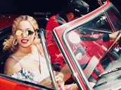 Zpvaka Beyoncé s manelem Jay-Z si pronajali parádní káru.